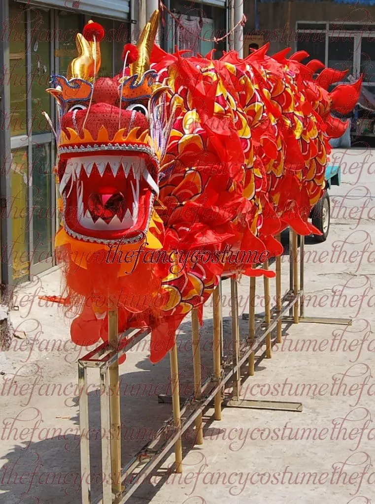 Pièces De Tête De Dragon Chinois Utilisés Dans Les Danses Pour La  Célébration Traditionnelle. Banque D'Images et Photos Libres De Droits.  Image 46530304