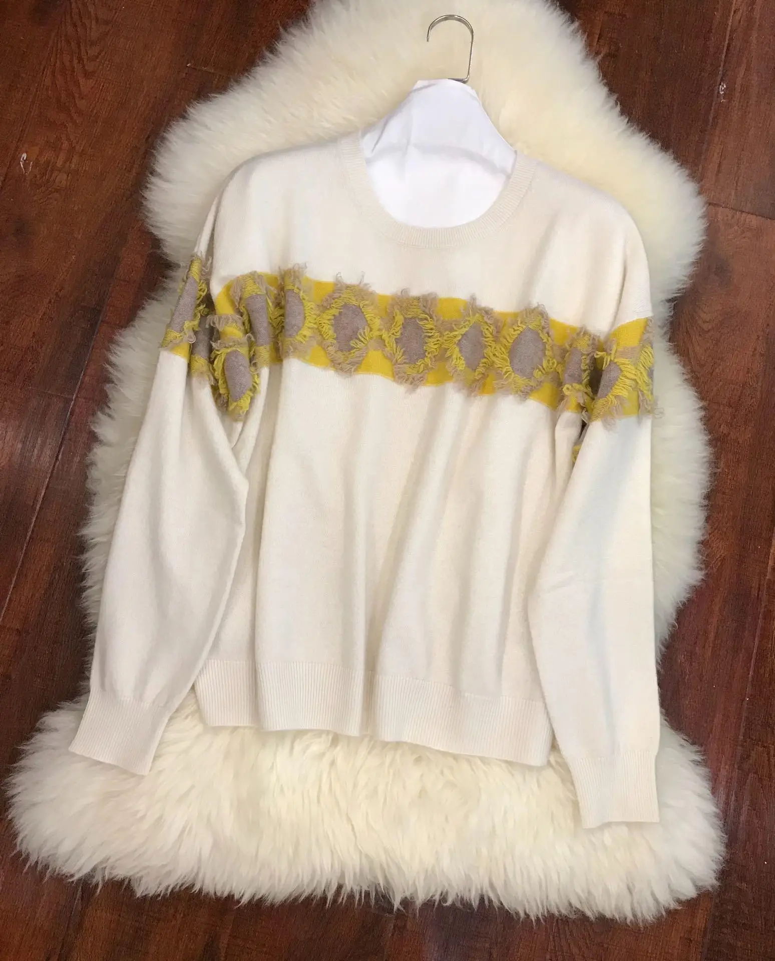 

2019 new ladies fashion long-sleeved sexy round neck color tassel cashmere sweater 0729
