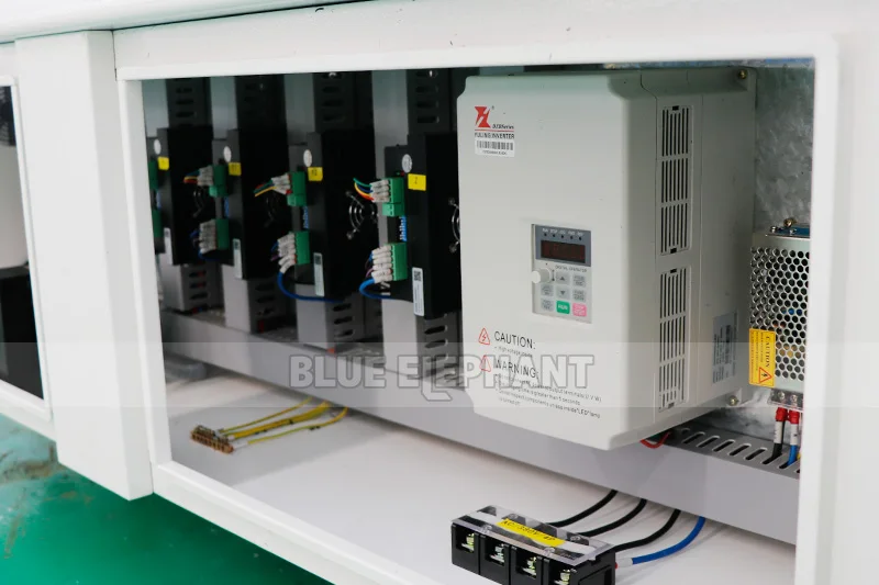 Высокое качество тяжелого т типа Boady Cnc фрезерный станок для резки древесины Италия 3 оси 1325