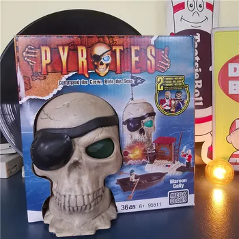 

American Retro Pirates Caribbean Figure Toy Model Decoration Collection