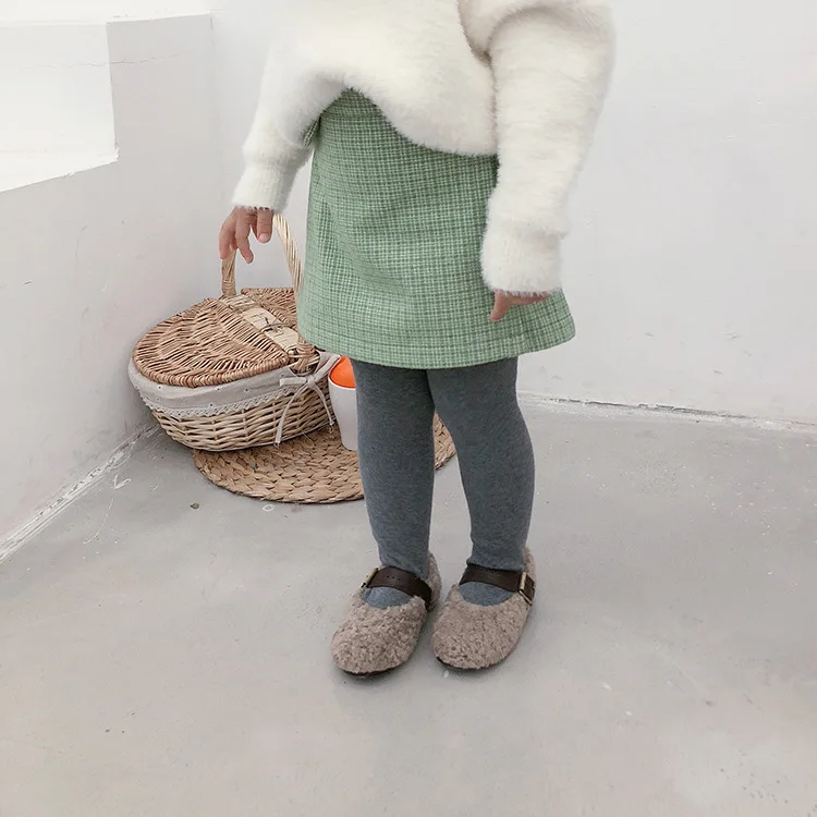 Новые зимние Утепленные юбки для маленьких девочек; трапециевидные клетчатые Теплые юбки в Корейском стиле с бархатной подкладкой для маленьких детей