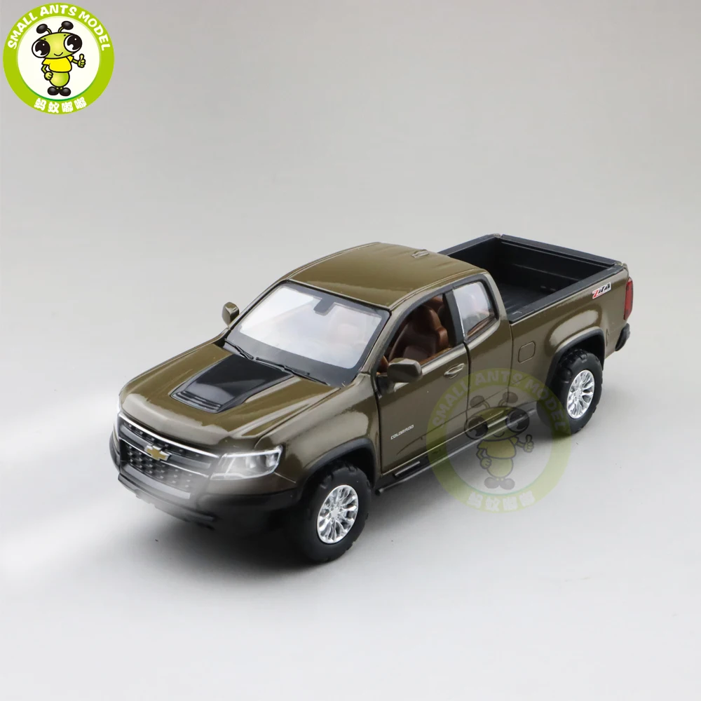 1/31 Chevrolet COLORADO Pickup литой автомобиль модели грузовиков игрушки Дети Мальчики Подарки