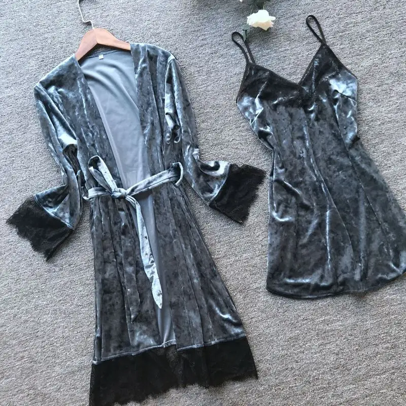 11799716348_2043651032