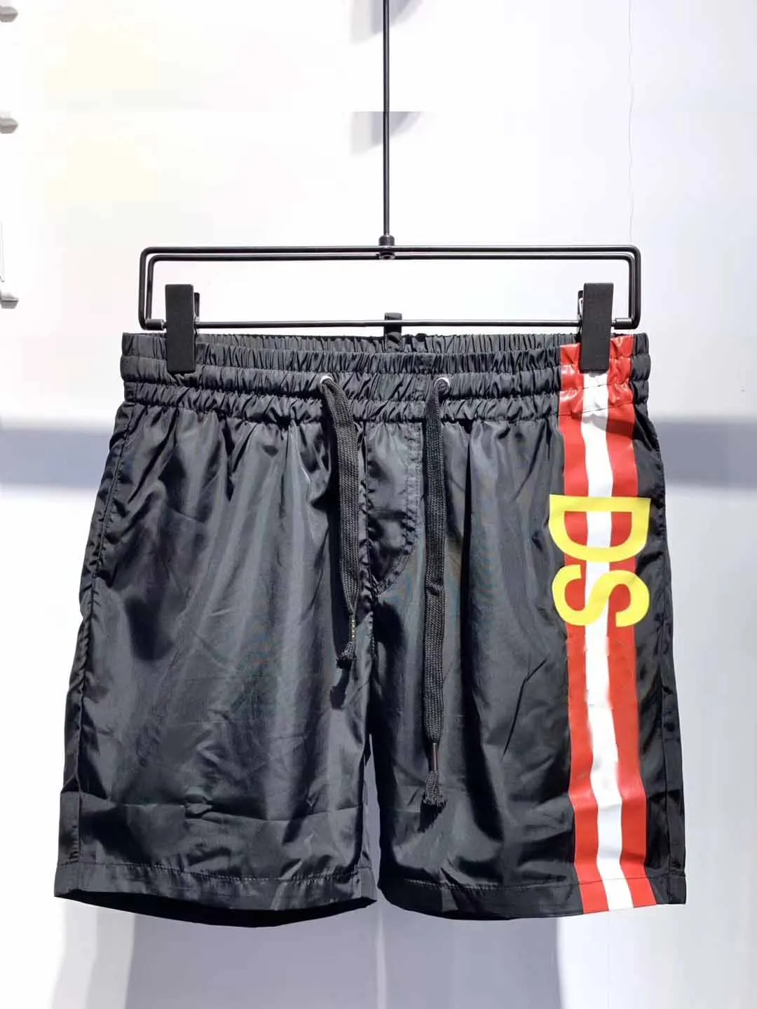 Новые мужские дышащие спортивные однотонные шорты с эластичной резинкой на