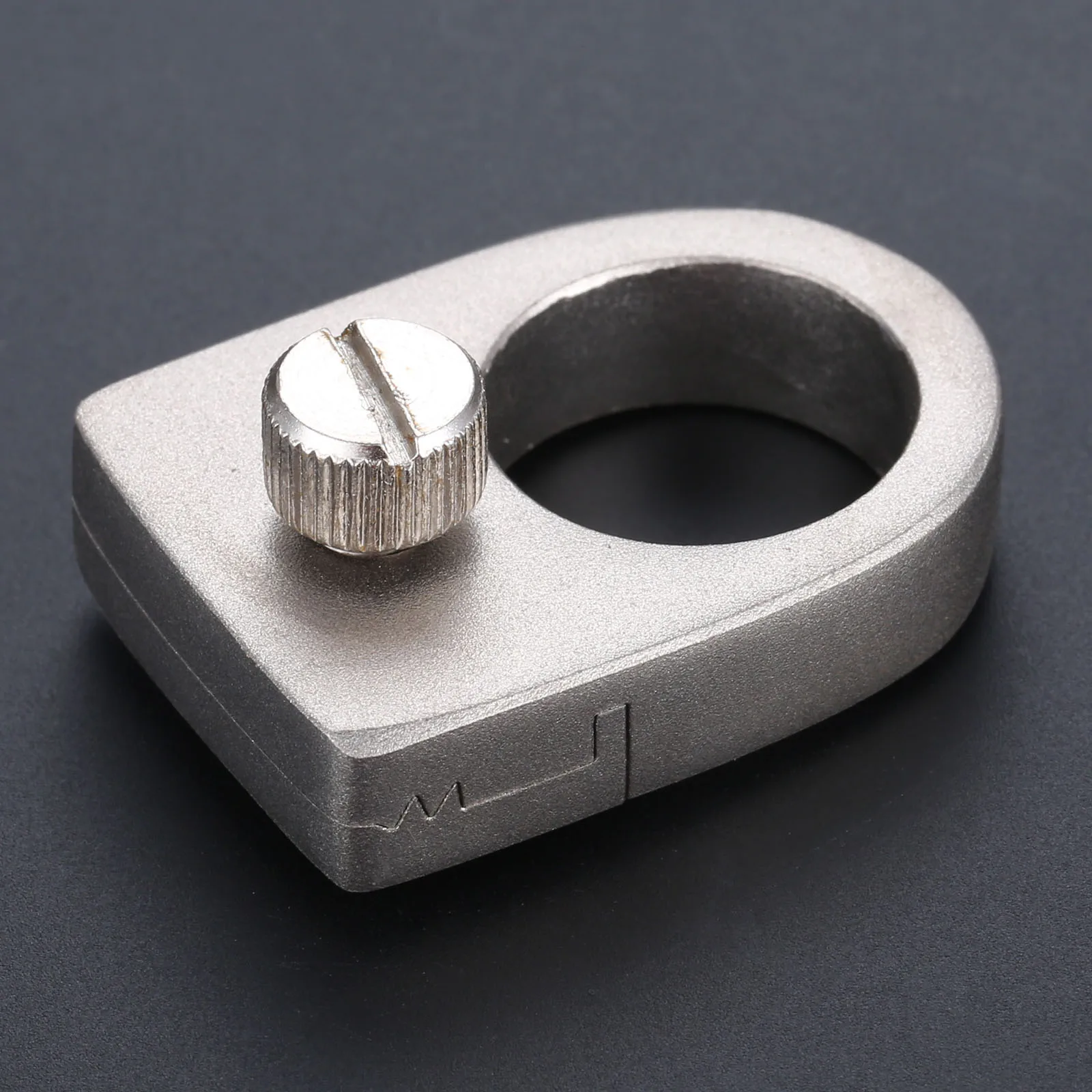 

Stainless Steel Portable Mini Finger Ring Slingshot Powerful Outdoor Pocket Catapult Defense EDC Tool Archery Shooting Slingshot