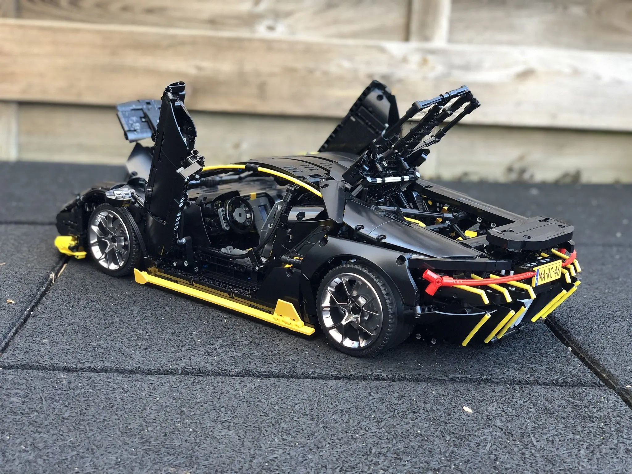 MOC 39933 Lamborghini Centenario 1:8 Hypercar with 3789 pieces