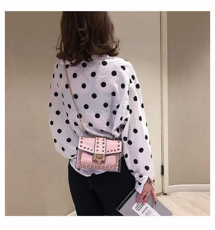 Маленькая прозрачная брендовая дизайнерская женская сумка-мессенджер, новинка, косметичка на цепочке, женская сумка на плечо с заклепками, прозрачная квадратная сумка из искусственной кожи