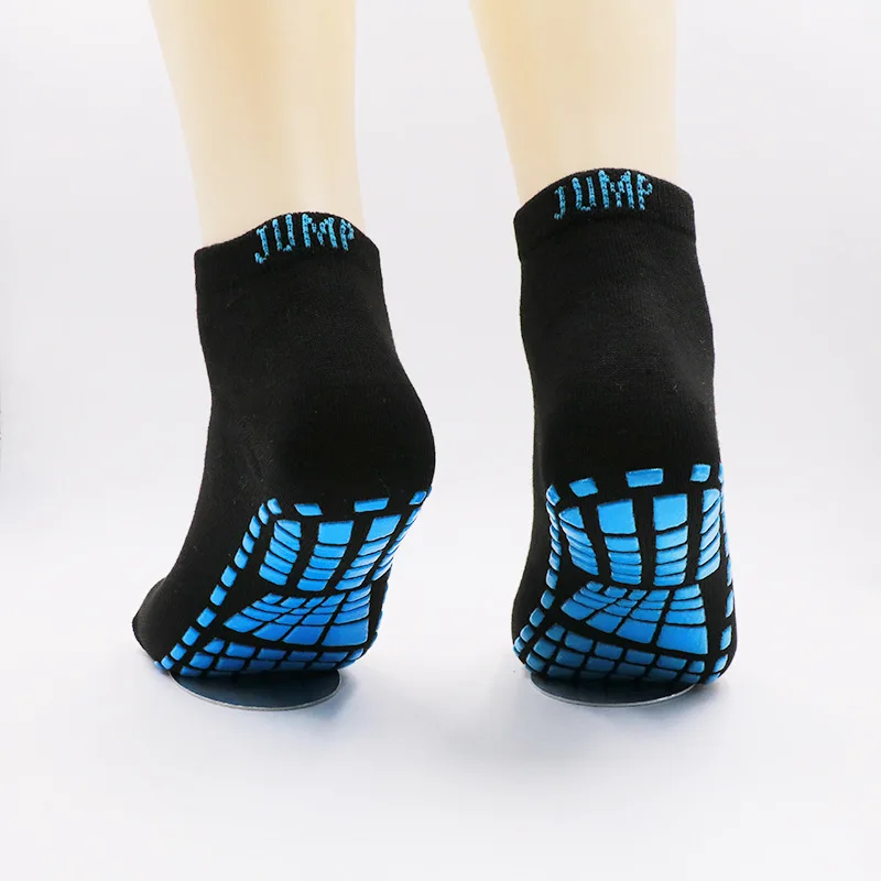 Trampoline Sport Socks with Grips on Bottom for Adults - China Socks and  Trampoline Socks price