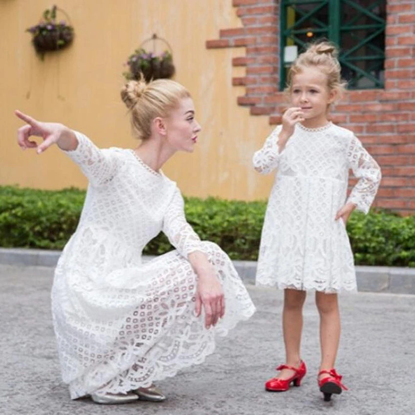 

Spring Mom and Daughter Clothes Outfits Evening Party Clothing Mother Daughter Dresses Lace White Princess Tutu Wedding Dress