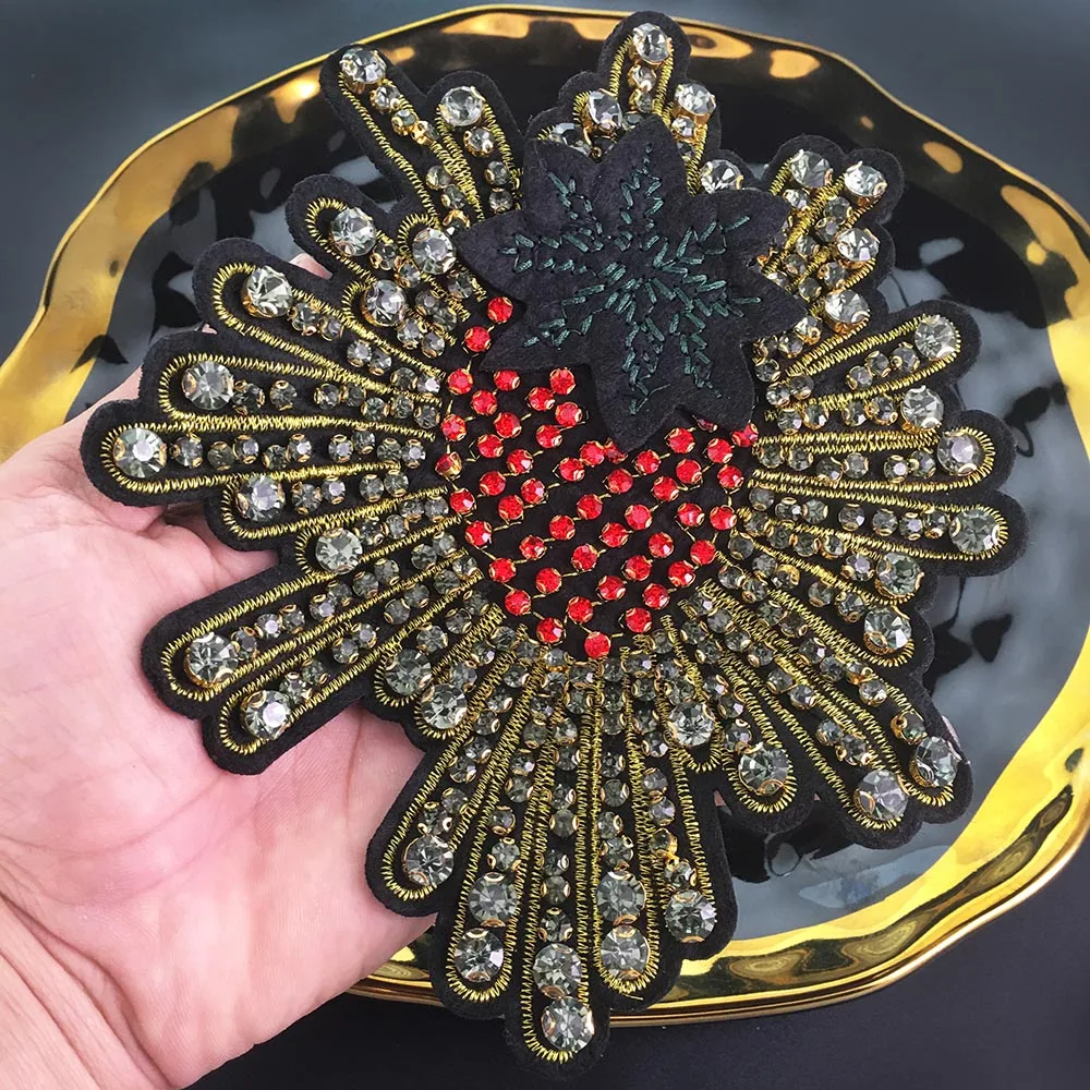

1piece Red Strawberry Heart Shaped Rhinestone Beaded Patch Stitched in Bead Applique Applied to Clothes Shoe Bag CZ116
