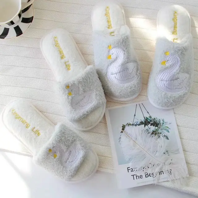 INS New Products Swan Home Series Crown Little Swan Pillow Pendant Tissue Dispenser Decoration Cushion Wholesale