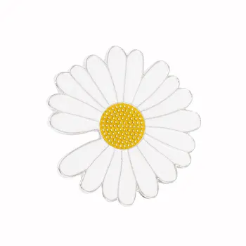 

LO-12 G-Dragon Brooch Pins Daisy Flower Button Pins Backpack Collar Pin Enamel Brooch Clothes Accessories Jewelry Gifts