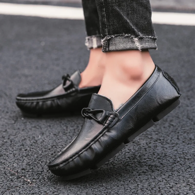 Men Casual Velvet Winter Shoes Men's Vulcanize Leather Suede Loafers Male Cotton Sneakers Walking Hiking Wear-resistant Non-slip