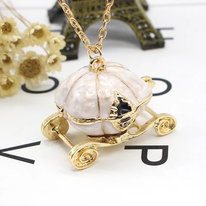 Three-Dimensional-Pumpkin-Shape-Can-Be-Opened-And-Closed-Shell-Necklace-Carriage-Necklaces-Christmas-Gifts-Undertale (1)