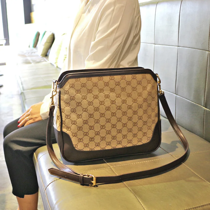 

Online Celebrity Douyin Micro Ye Celebrity Style 2019 Autumn New Style Retro Printed Large Capacity Shoulder Tote Bag Over-the-s