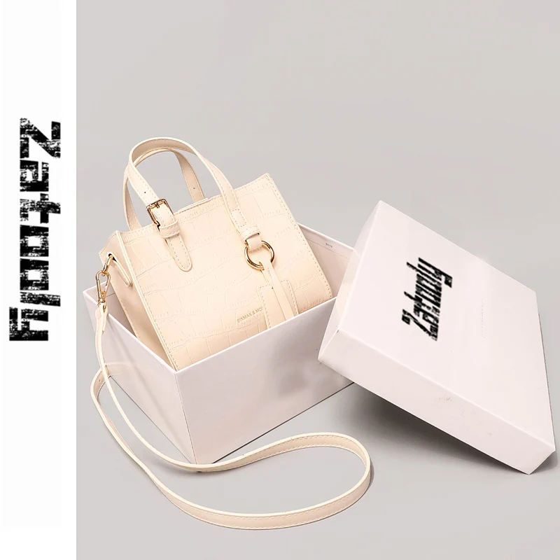 

The Latest Model In 2019, French Niche High-quality Inclined Bag, Pure Color Fashion Bag, Simple Atmosphere
