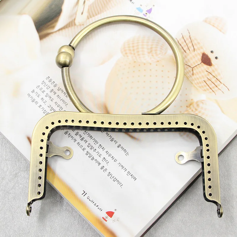

1 Piece Size 12.5 Cm Antique Brass Gold Metal Purse Frame Purse Clasp Metal Accessories For Bags Handle Obag Manici Borse Handle