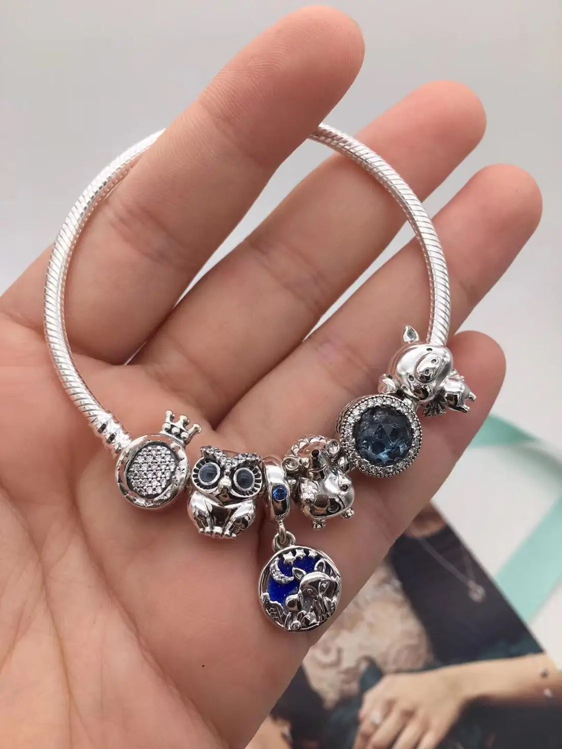 

Keris Store High Quality Original 1:1 100%925 Sterling Silver Owl & Piglet Design Bracelet Free Shipping