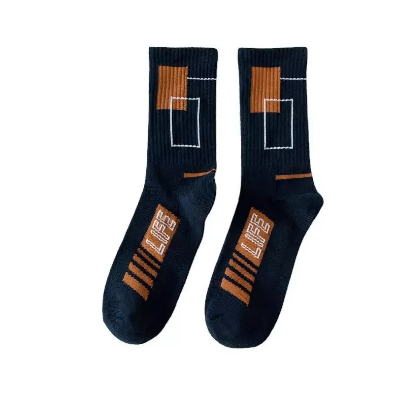 

2020 Autumn And Winter New Creative Letters European And American Street Hip-hop Tide Brand College Style Tube Women's Socks