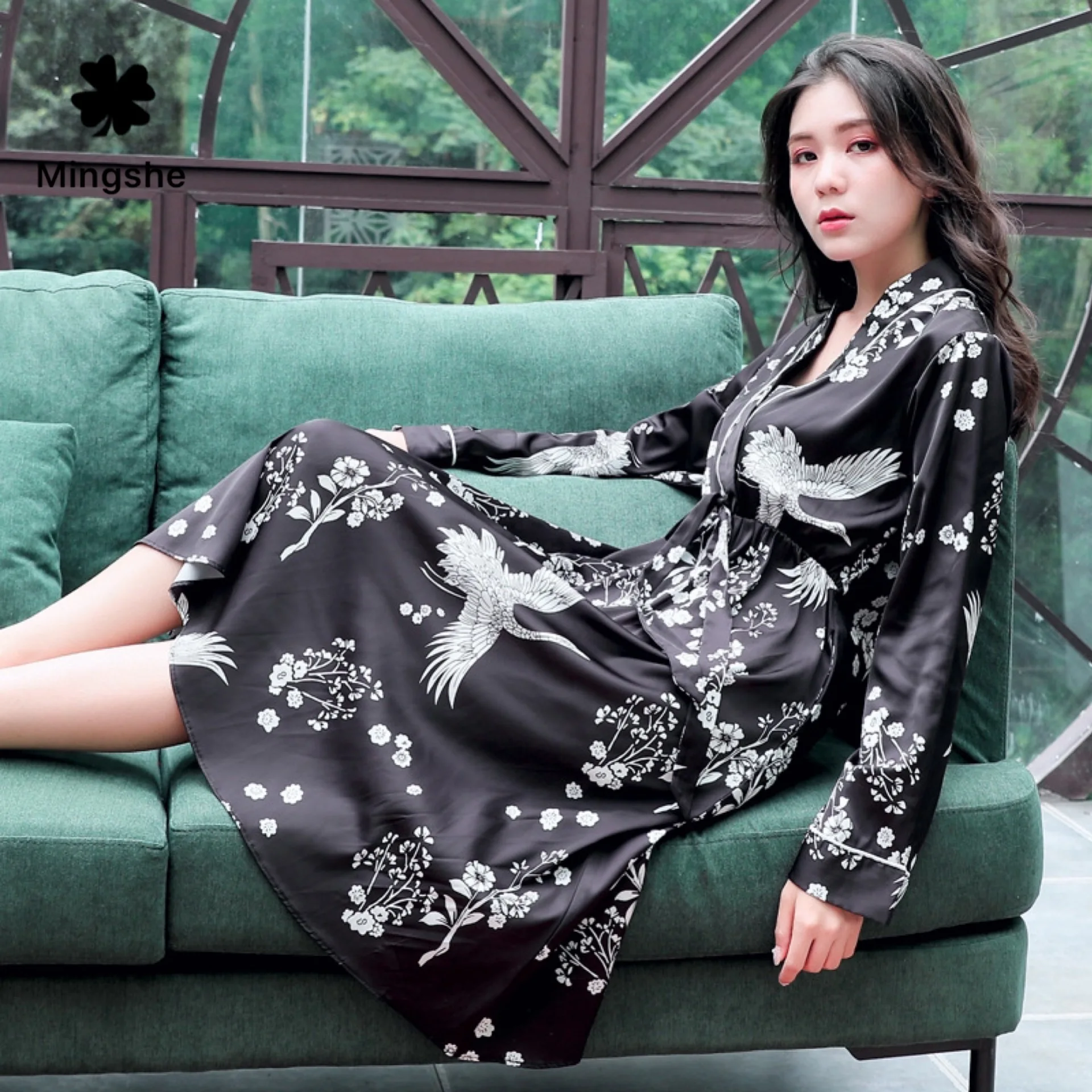 

MS Silk long-sleeved home clothes pajamas suit female elegant pajamas women autumn clothes crane animal Japanese kimono strap