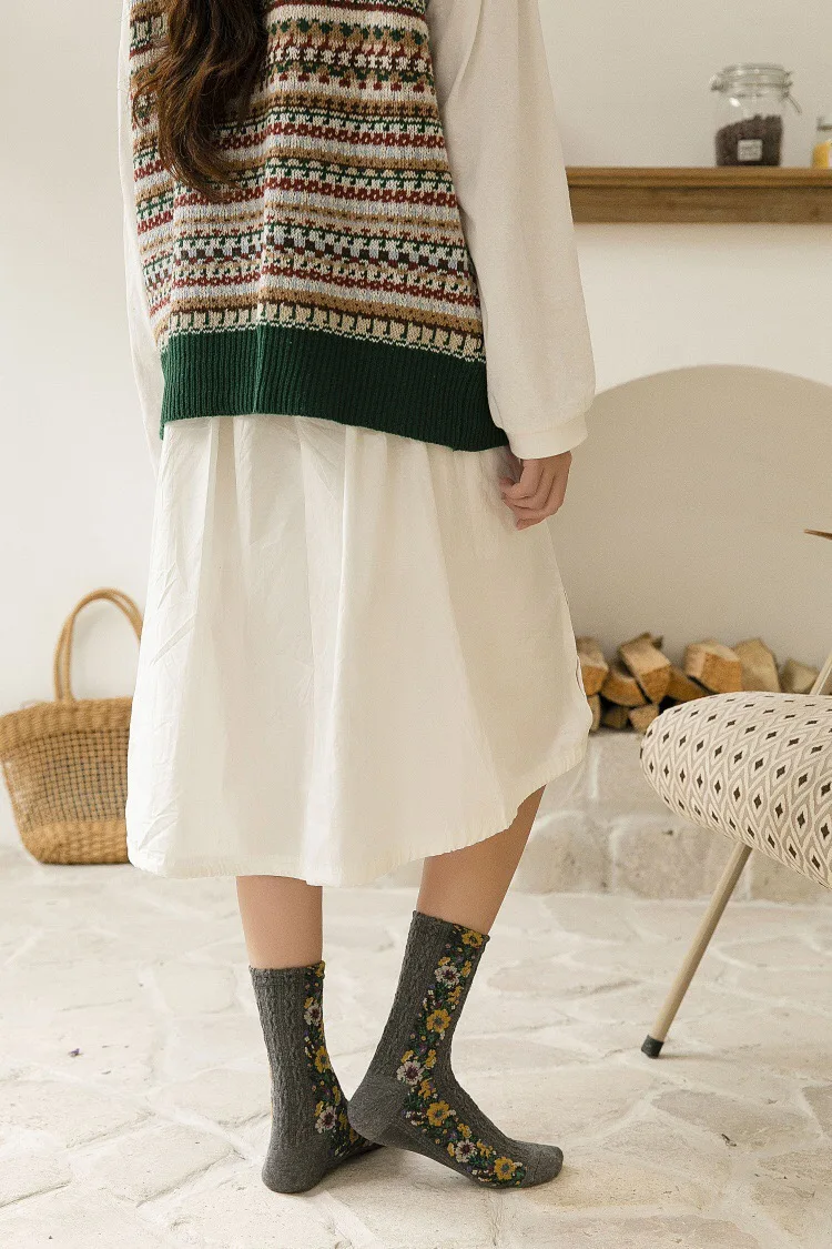 Новое поступление, Осенние винтажные Жаккардовые Женские носки с цветочным принтом, Ретро стиль, модные зимние теплые рождественские подарки для девочек