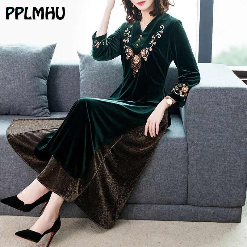 

Embroidery Spliced Velvet Dress Middle-aged Women 2019 Winter Casual Plus Size Long Sleeve Loose V-neck Maxi Dress High Quality