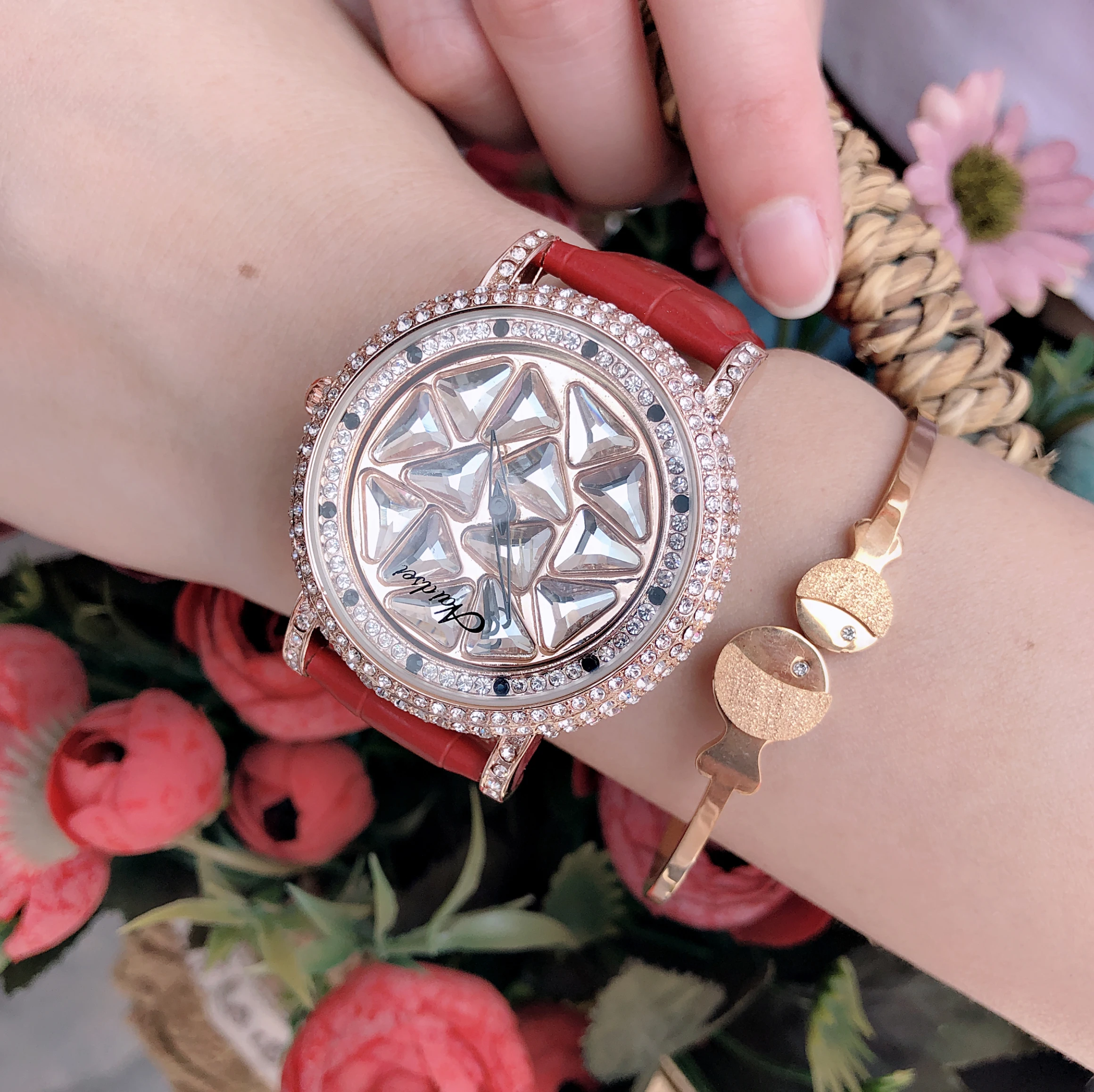 

Mobangtuo Women's Leisure Fashion Watch Exquisite Diamond Inlaid Watch Stainless Steel Quartz Women's Watch