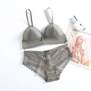 

Lace Triangle Bra for Girls Deep V Sexy Underwear without Stones Wave Pattern Frilly Lace Blackless Thin Cup Women Lingerie
