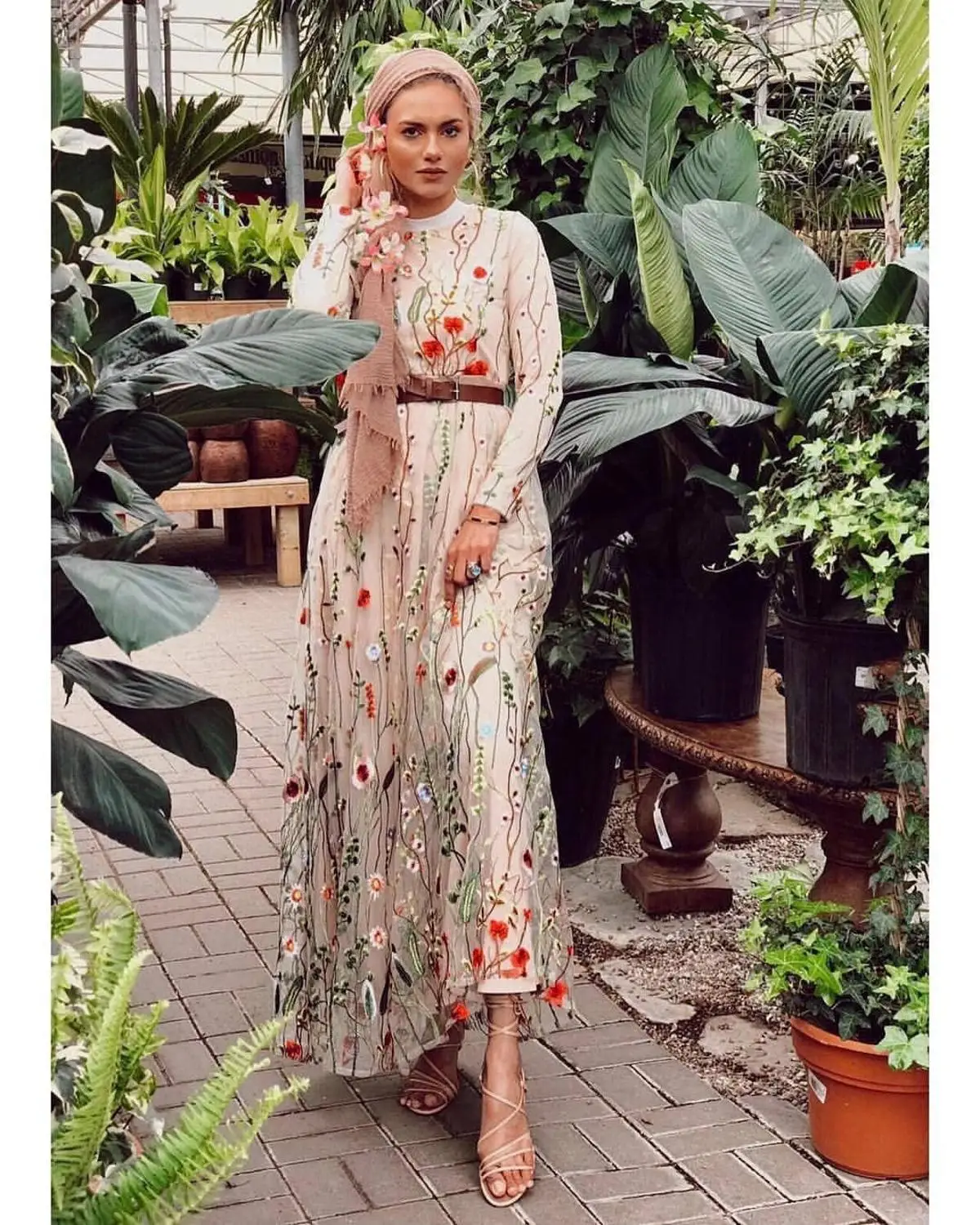 

Muslim Embroidery Abaya Cardigan Maxi Dress Kimono Long Robes Female Vestidos Middle East Ramadan Eid Turkish Islamic Prayer