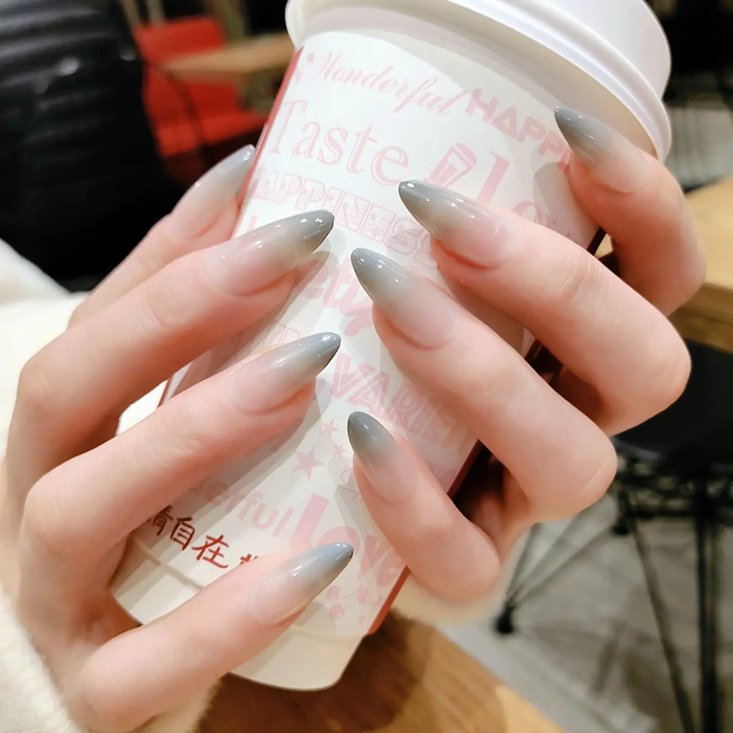 Description Picture 6 of item24pcs Press On Nail Stiletto False Nails Gradient Long Wearable Fake Nails With Design Fashion Detachable Full Cover Nail Tips