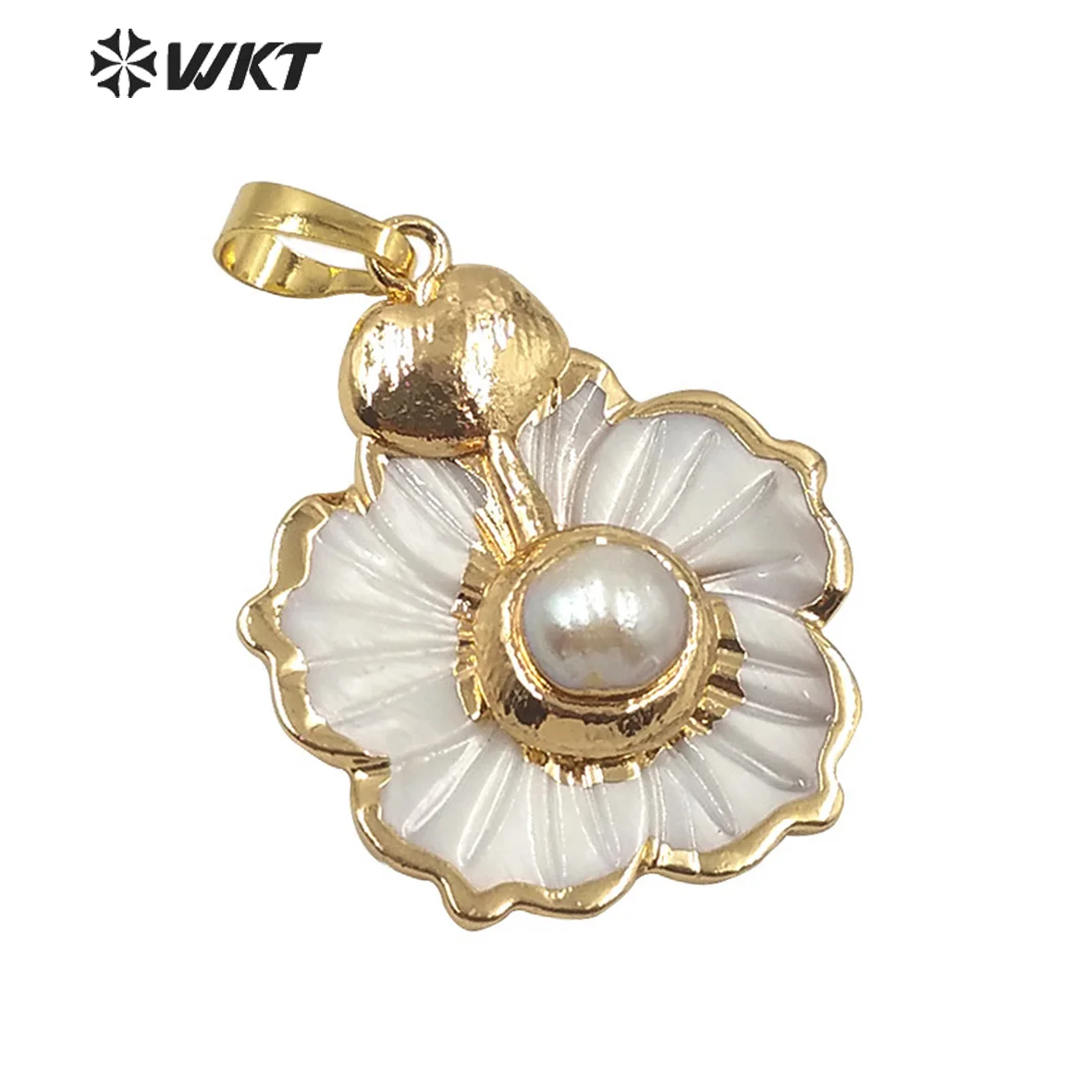 

WT-JP174 WKT Natural Shell Pendant Flower Shape Shell And Pearl Pendant Gold Electroplated Women Fashion Pendant Jewelry Finding