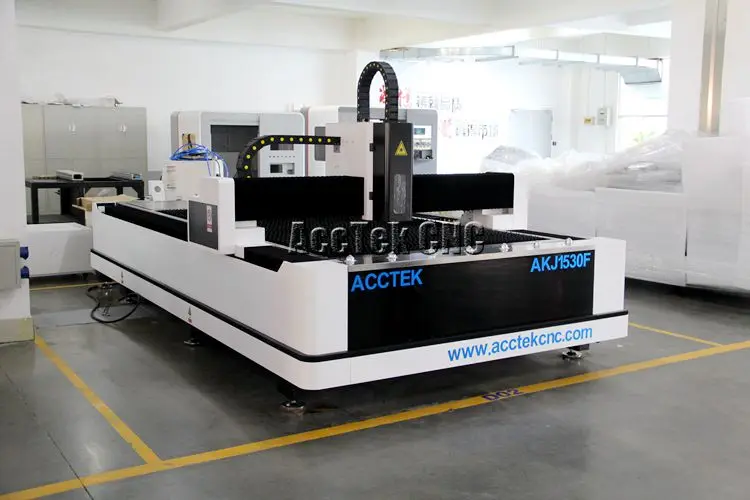 Raycos IPG 500W 750W 1000W CNC машина для лазерной резки металла волокна/хорошее обслуживание оптоволоконный лазерный резак AKJ1530F