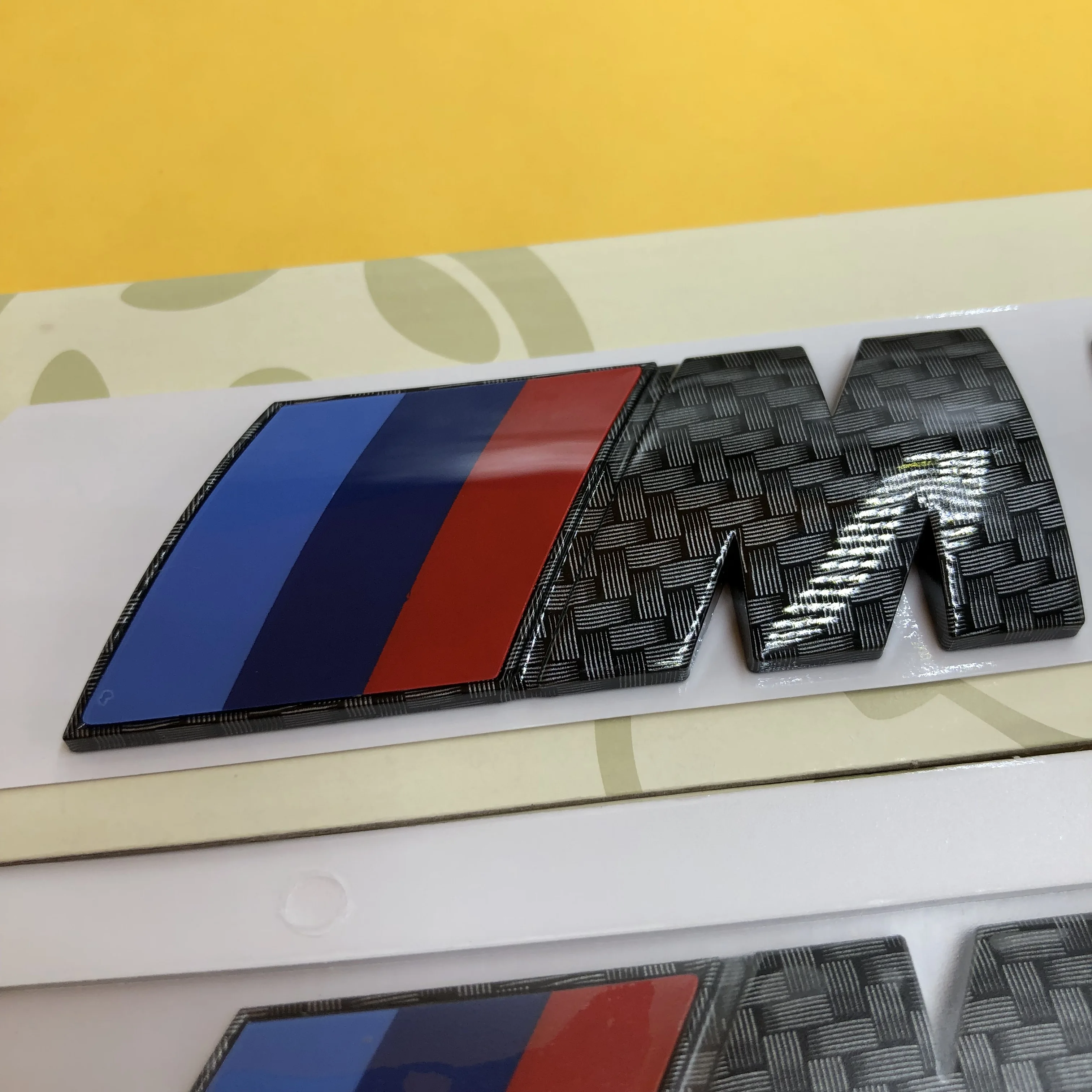 

1pcs ABS Sticker Car Fender Labeling Car Trunk sticker For e36 e39 e46 e90 e60 e87 e92 e30 e34 f10 f20 X1 M5 M3