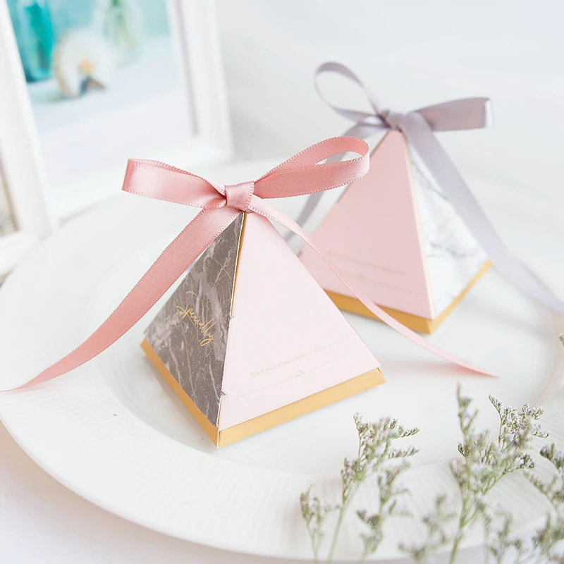 

100PCS Triangle Candy Box Gift Bag Birthday Party Gift Box With Ribbon Wedding Paper Box Festival Supplies
