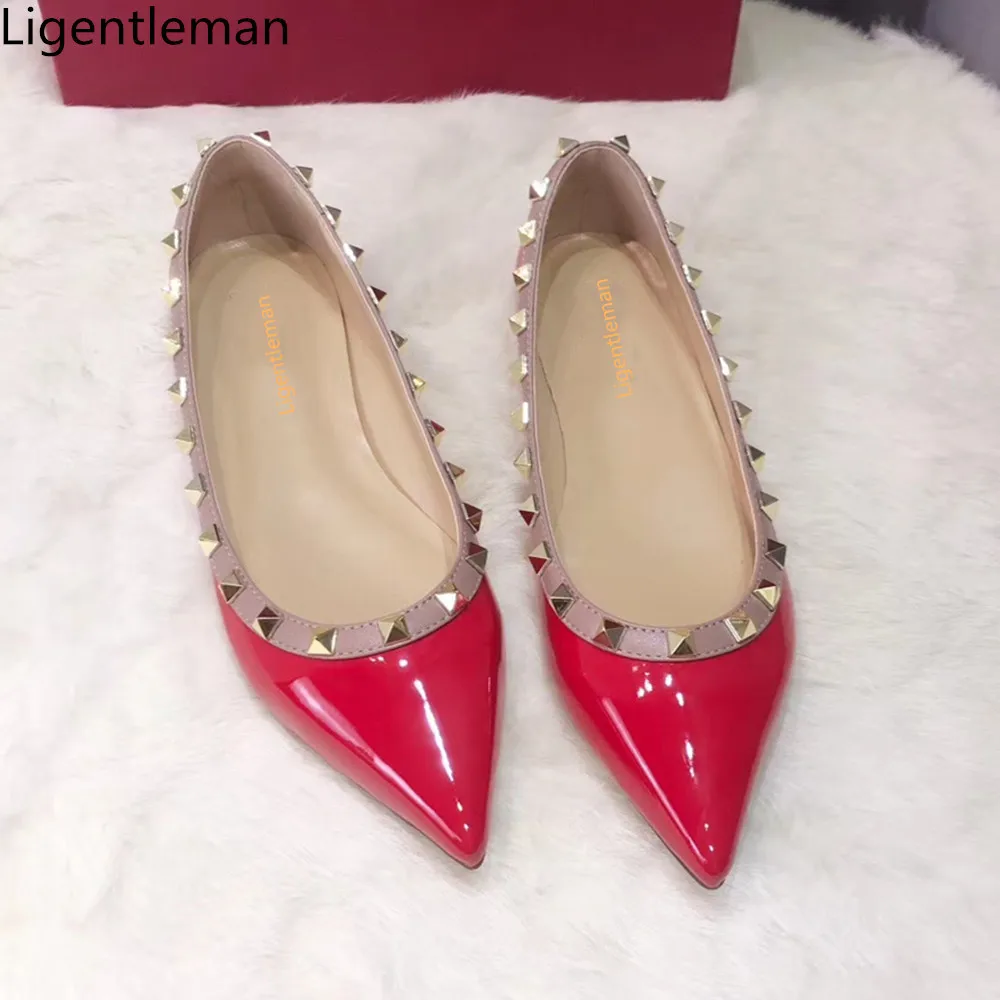 

Rivet Flat Sole Women Shoes Spring Autumn New Red Lacquered Leather Tip Shallow Mouth Fashion Trend Large Size Flat Womens Shoes