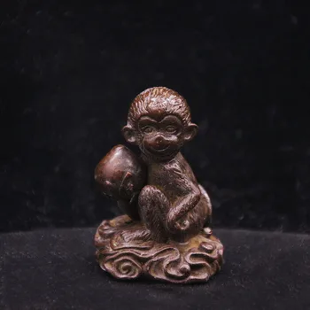 

Vinatage Pure Copper Solid Monkey Holding Peach Figurines Miniatures Tea Pet Ornaments Zodiac Animal Statue Table Decorations