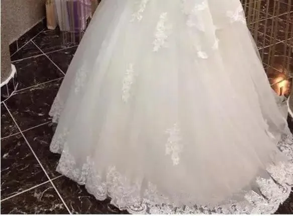 modest-muslim-wedding-dress-2019-turkish-gelinlik-lace-applique-floor-length-islamic-bridal-dresses-high-neck-long-sleeve-wedding-gowns (2)_副本