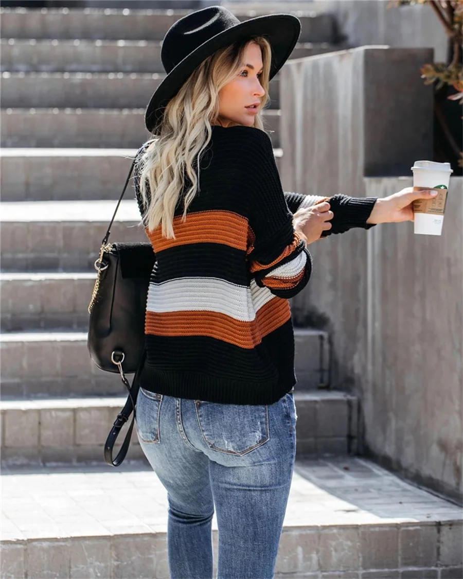 younesbuttondetailedstripedknitsweater07.webp
