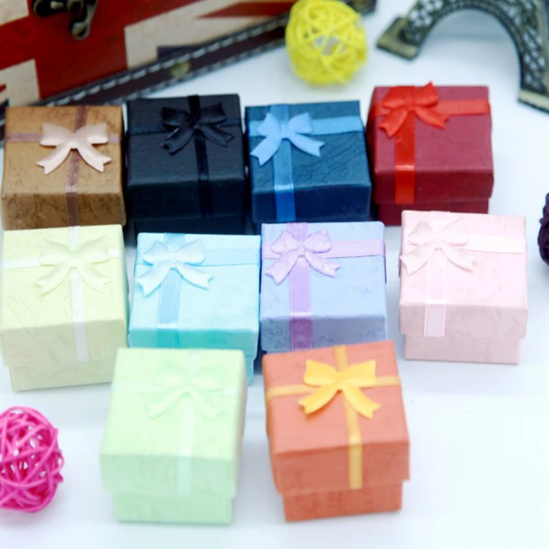 24 sztuk moda wstążka pudełko z biżuterią wiele kolorów pierścienie pudełka kolczyki wisiorek łańcuszek kostka 4x4x3cm wyświetlacz opakowanie prezent pudełko