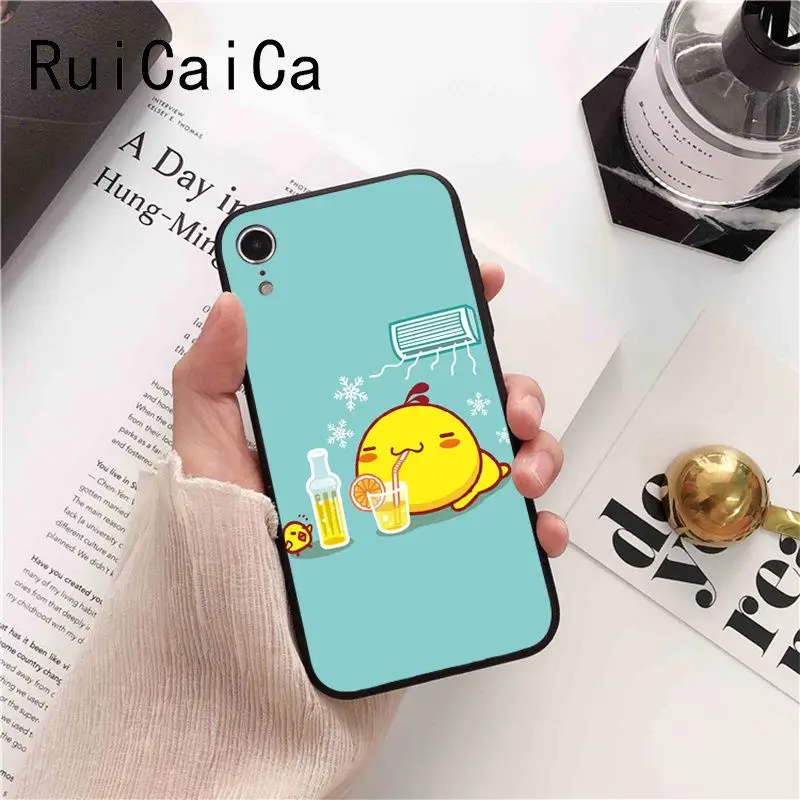 Summer color cute little yellow chicken