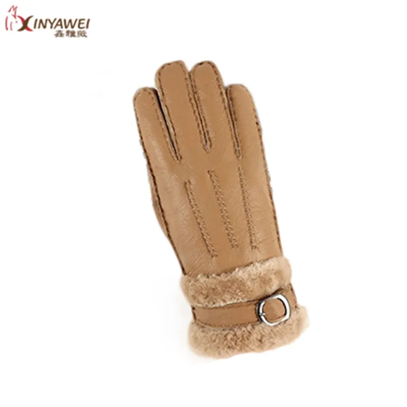 

2019 New Leather Sheep Fur Fur Gloves Thickening Ladies Winter Warm Multi-Color Ladies Go Out Warm Gloves.