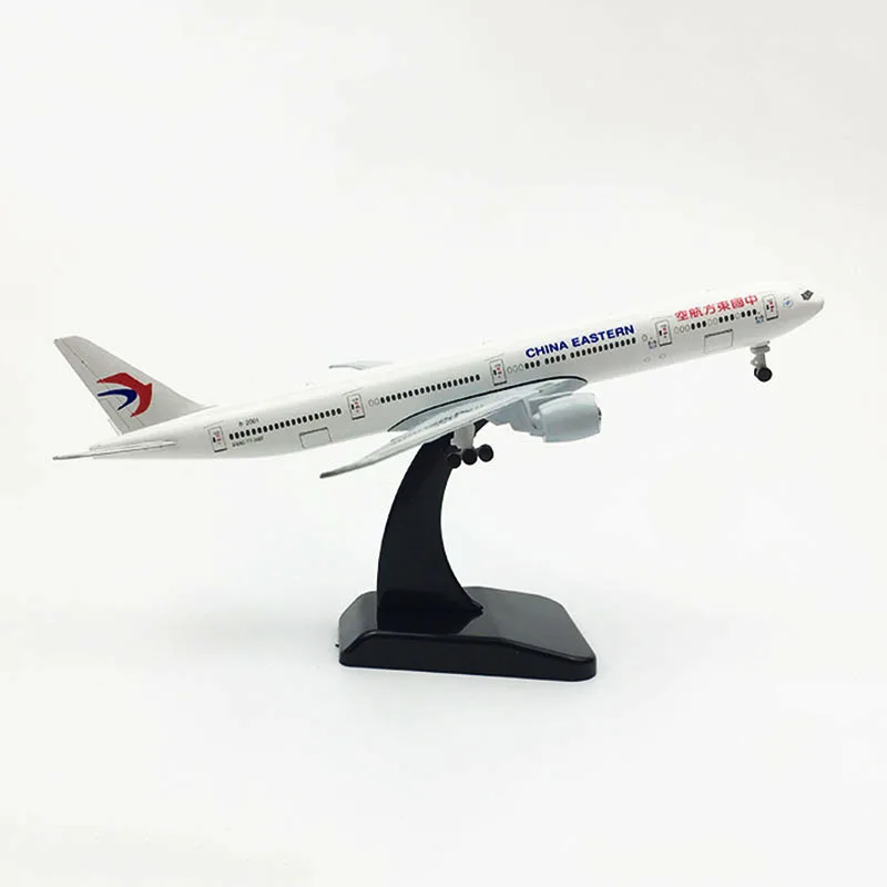 20CM Airbus Boeing B747 B777 A380 A350 Airlines Airplanes Plane Aircraft Alloy Model Toy With Landing Gear Toys F Collections - Цвет: A350 China Eastern