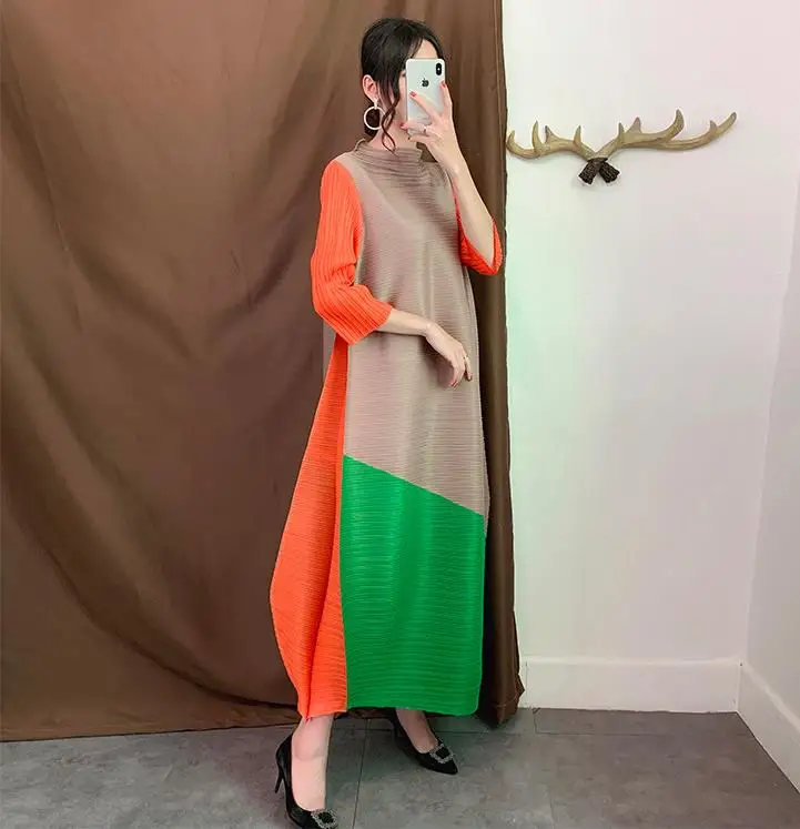 Miyake плиссированное платье длинная секция Осень Новая мода плиссированные женские сказочные плиссированные цветные подходящие платья
