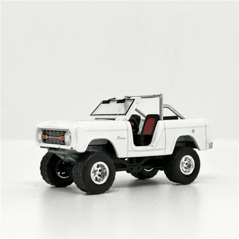 

Greenlight 1:64 Ford Bronco 4x4 1967 White County Roads No Box