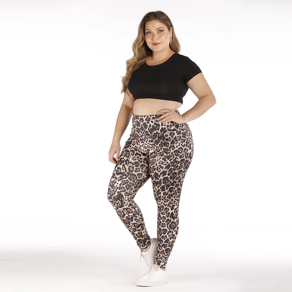 big women in leggings