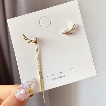 

2021 New Creative Christmas Earrings Asymmetry Crystal Xmas Elk Snowflake Tree Star Earrings Pendientes Jewelry For Women Girls