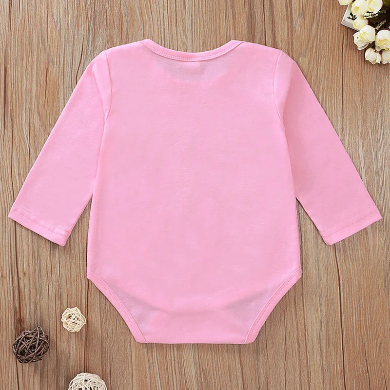 Розовые боди для маленьких девочек с длинными рукавами и буквенным принтом «любовь с первого взгляда»; домашняя одежда для младенцев; подарок для новорожденных