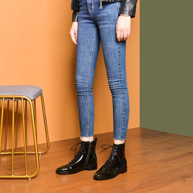 ZVQ/зимние кожаные ботинки; однотонные ботильоны винно-красного цвета; женская обувь с круглым носком в стиле панк; вечерние Ботинки martin с перекрестными ремешками в стиле рок