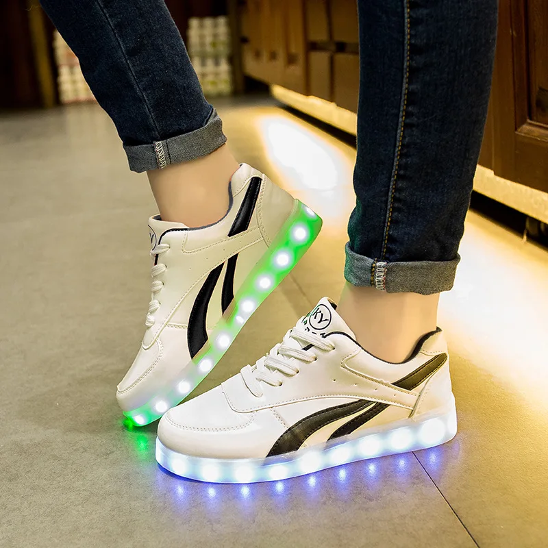 Ceny Duży rozmiar dzieci buty w stylu casual z światła USB Charge świecenia trampki dla dzieci chłopców świecące Led buty dziewczyny podświetlane buty