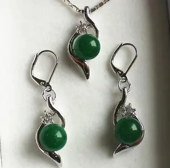 

nice jewelry set 10mm green jade bread pendant & earring